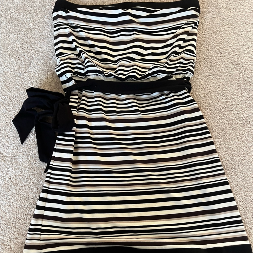 White House, black markets, sleeveless crop dress